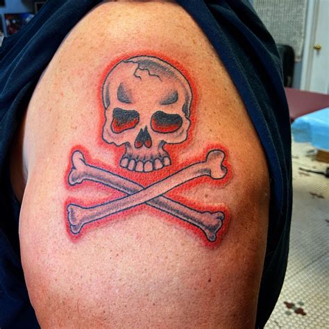 crossbones tattoo|Crossbones Gallery .